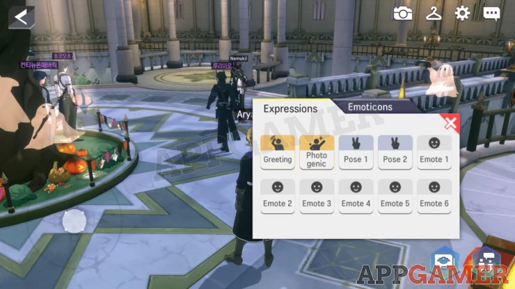 Use expressions, emoticons, and chat with other players